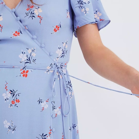 Madewell Button-Wrap Midi Dress in Aloha Floral - Picture 11 of 11